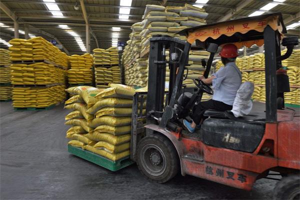 民族丰化肥，丰收喜相随